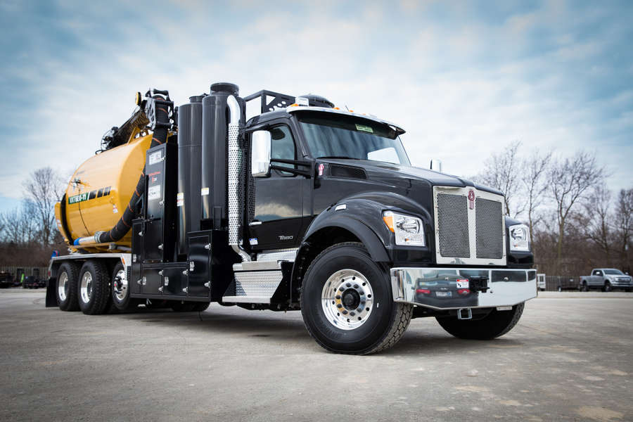 liquid container truck